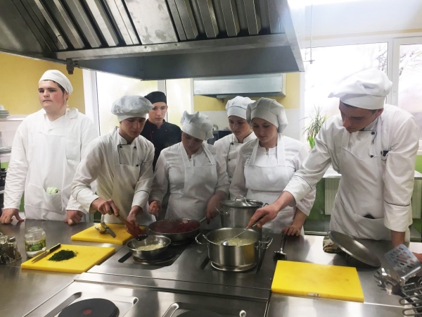 Современные лаборатории для будущих поваров в профессиональном училище города Купчинь