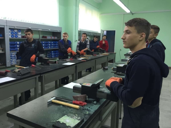 Încă o școală profesională din Moldova dispune de utilaj modern pentru instruirea practică a elevilor